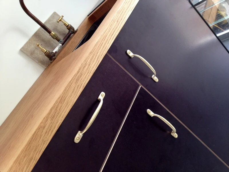 Oak and formply kitchen