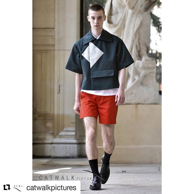 #Repost @catwalkpictures @nelly_the_photographer
・・・
The menswear shows have just started in #Paris and #Catwalkpictures is covering them all&hellip; Let&rsquo;s take a look at some less well known presentations like the belgian-kurdish brand #Namach