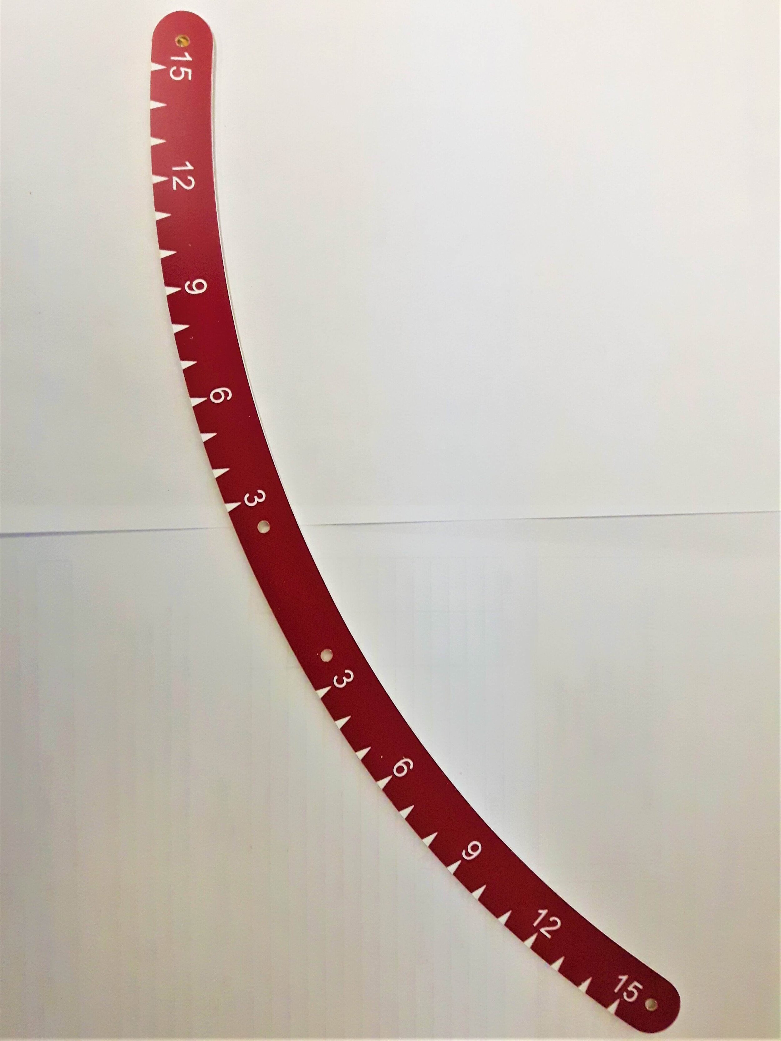 Fabrication par gravure laser d'outil de mesure de précision en plastique ou acier inoxydable