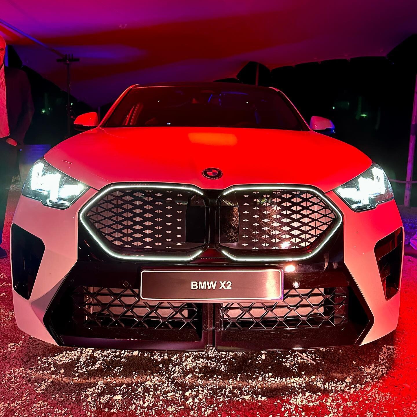 Belle soir&eacute;e de lancement du nouveau #BMW #X2 🔴🔵

Il existera en version essence, diesel, hybrid ou 100% &eacute;lectrique avec des prix catalogue &agrave; partir de 46000&euro; 👌

Commandez le votre &agrave; tarif pr&eacute;f&eacute;rentie