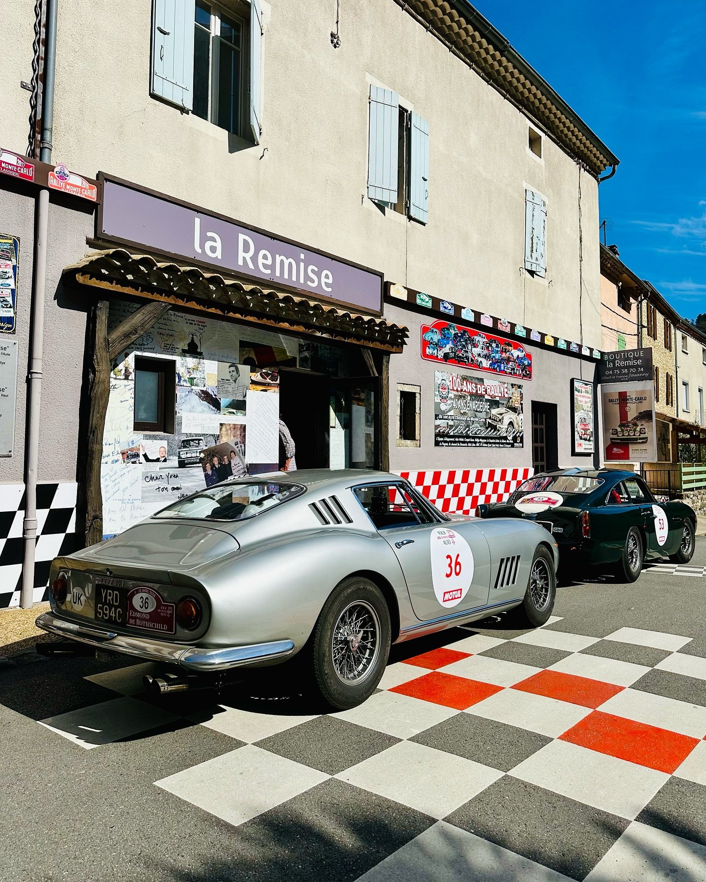 It&rsquo;s all about tarte aux pommes ! 🍎 @tourauto x @laremise_yvesjouanny such a banger 🙌

#TourAuto #LaRemise #Tarteauxpommes #Antraigues #Ardeche #RallyeMonteCarlo #ClassicCar #ClassicCars  #Ferrari #Bmw #M1 #Matra