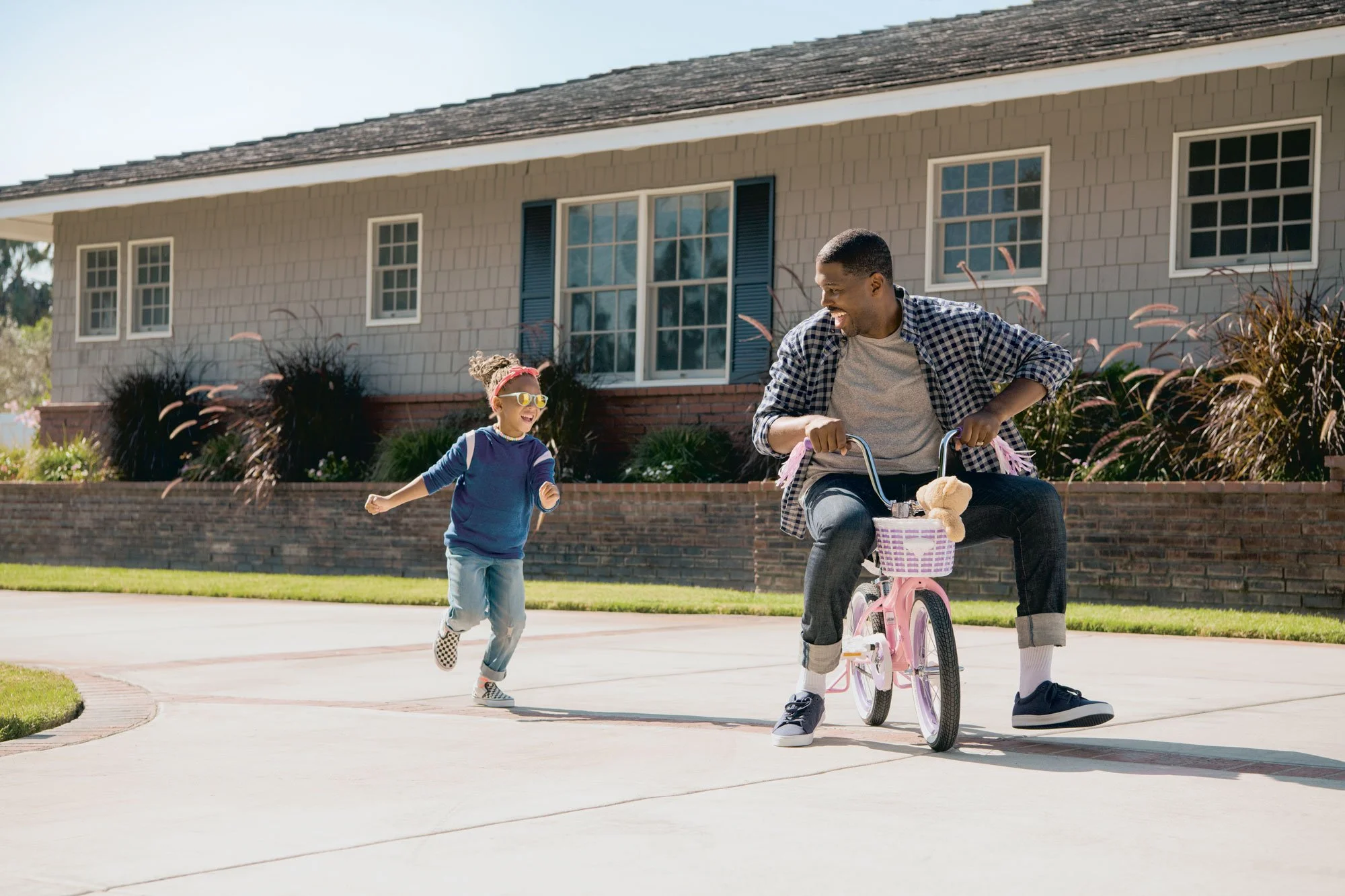 11258696c06_R3_Alprolix_Dad+Daughter_Driveway_Bicycle_0653-1.jpg
