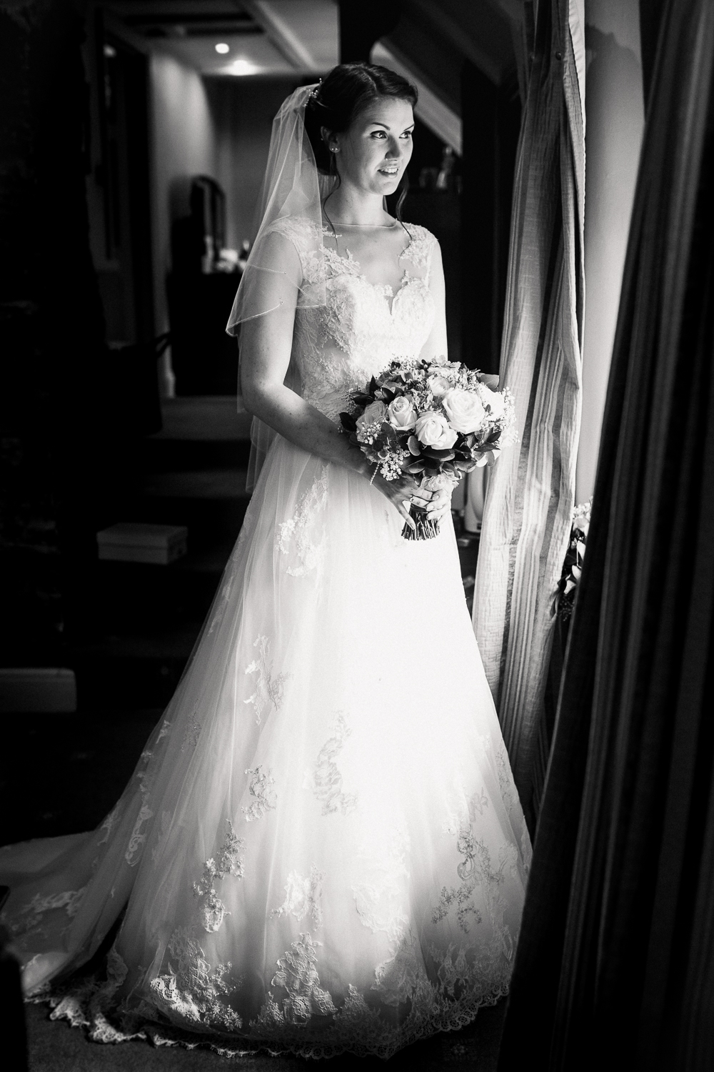 OLD_BARN_WEDDING_PHOTOGRAPHER-16.jpg