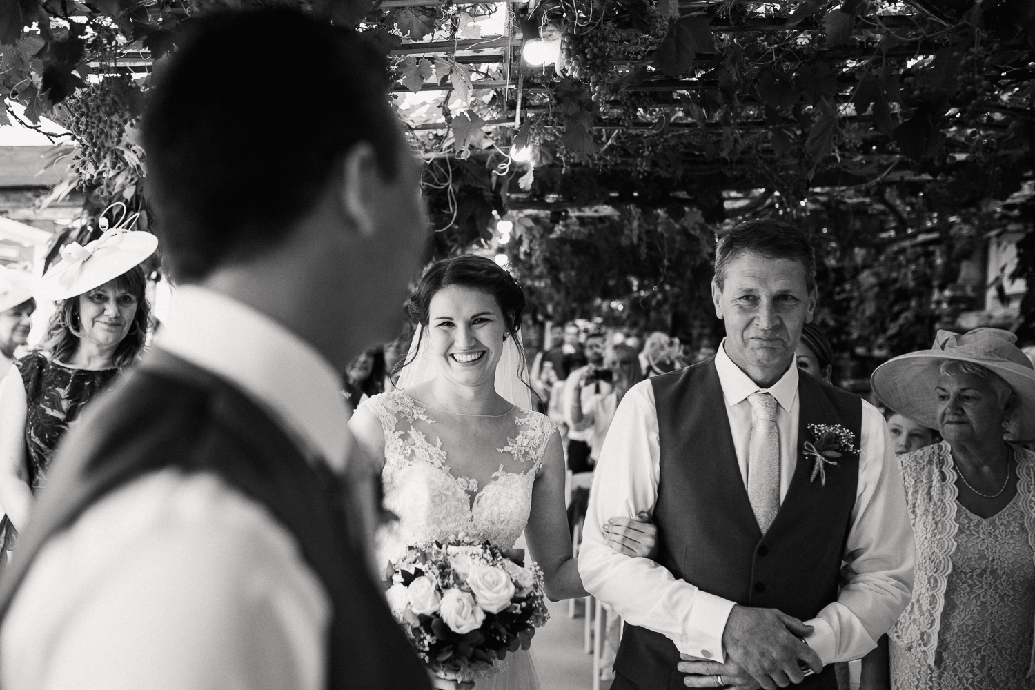 OLD_BARN_WEDDING_PHOTOGRAPHER-19.jpg