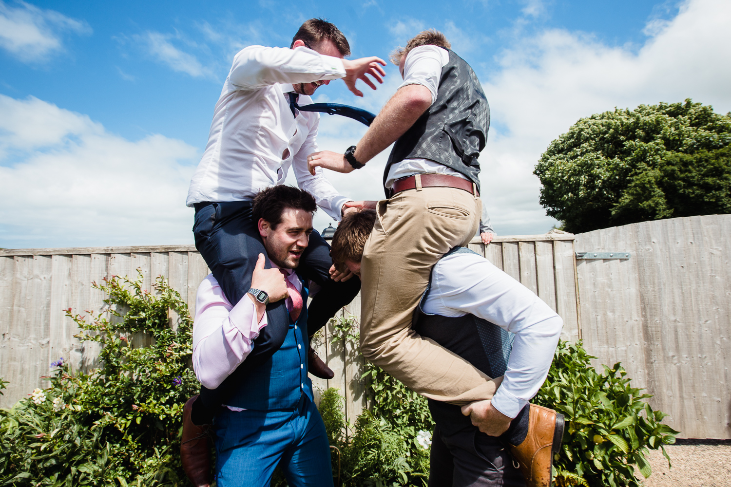 OLD_BARN_WEDDING_PHOTOGRAPHER_fun.jpg
