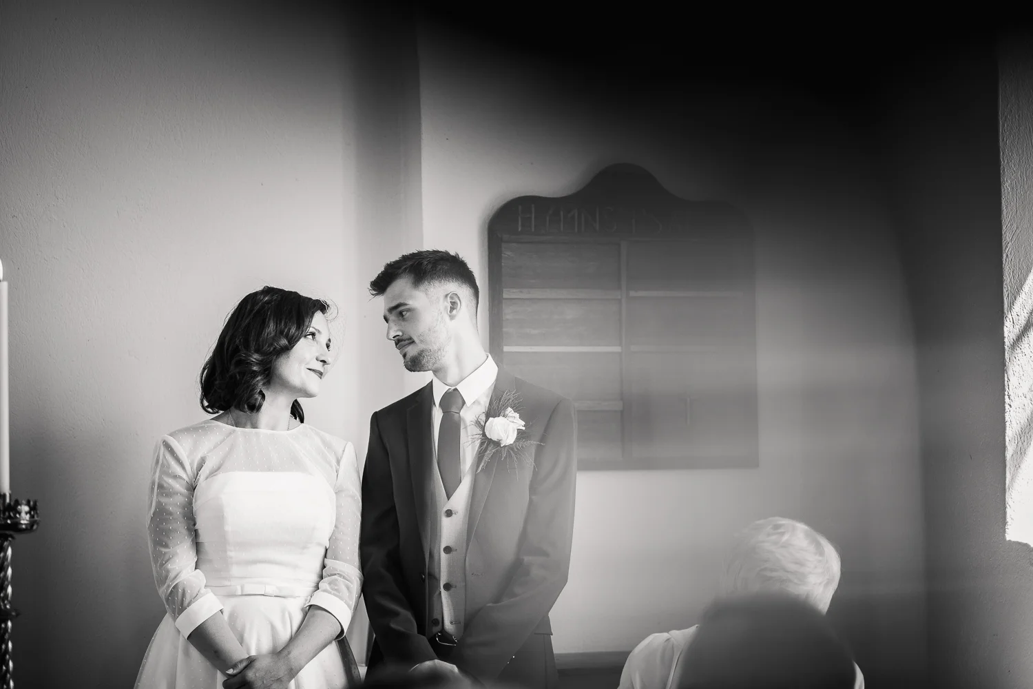 BEACH_VINTAGE_WEDDING_KATHRYN_CLARKE_MCLEOD-34.jpg
