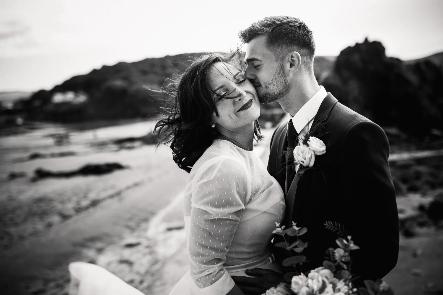 BEACH_VINTAGE_WEDDING_KATHRYN_CLARKE_MCLEOD-48.jpg