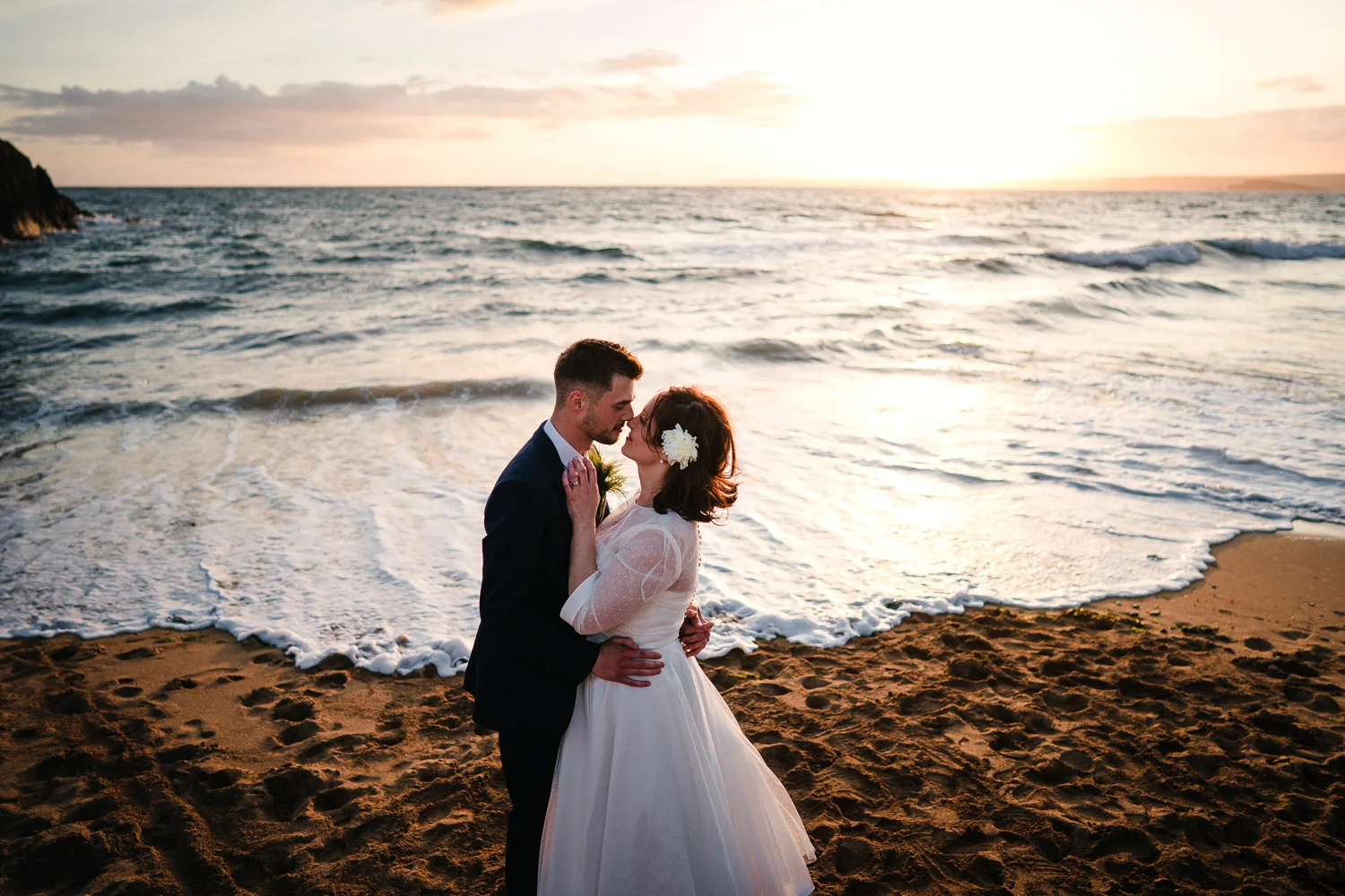 BEACH_VINTAGE_WEDDING_KATHRYN_CLARKE_MCLEOD-110.jpg