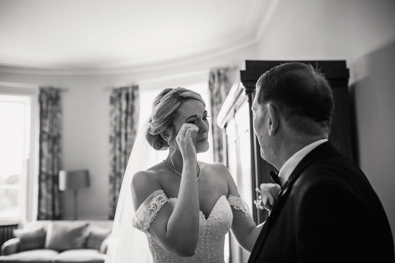 NATURAL_WEDDING_PHOTOGRAPHY_KATHRYN_CALRKE_MCLEOD-25.jpg