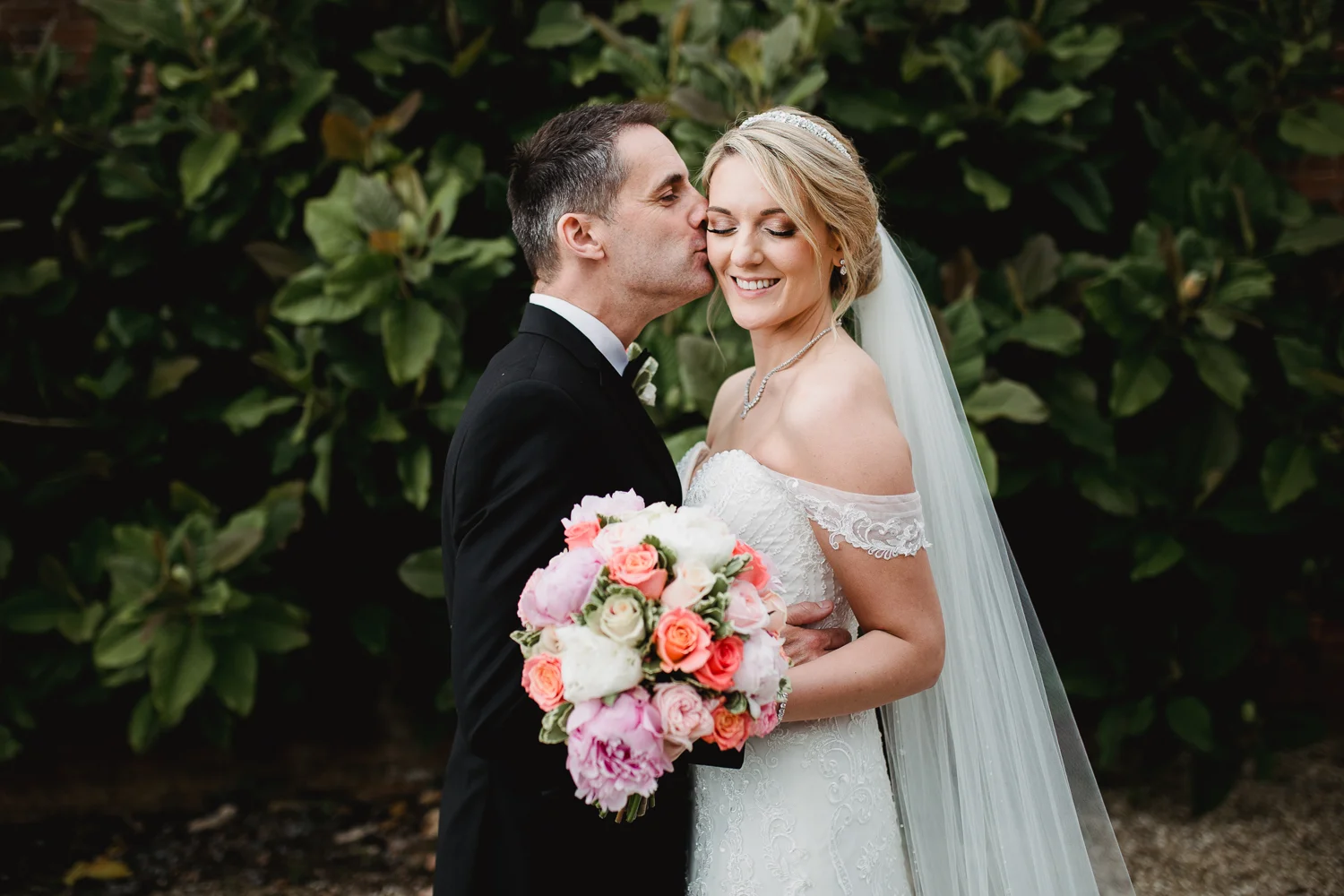 NATURAL_WEDDING_PHOTOGRAPHY_KATHRYN_CALRKE_MCLEOD-67.jpg