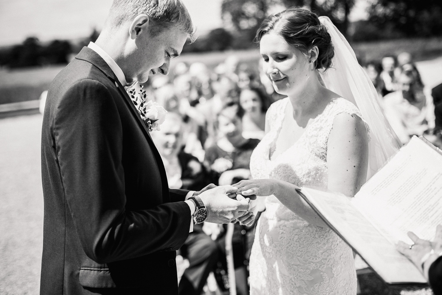 Rockbeare_Manor_Wedding_Photographer_Natural-35.jpg