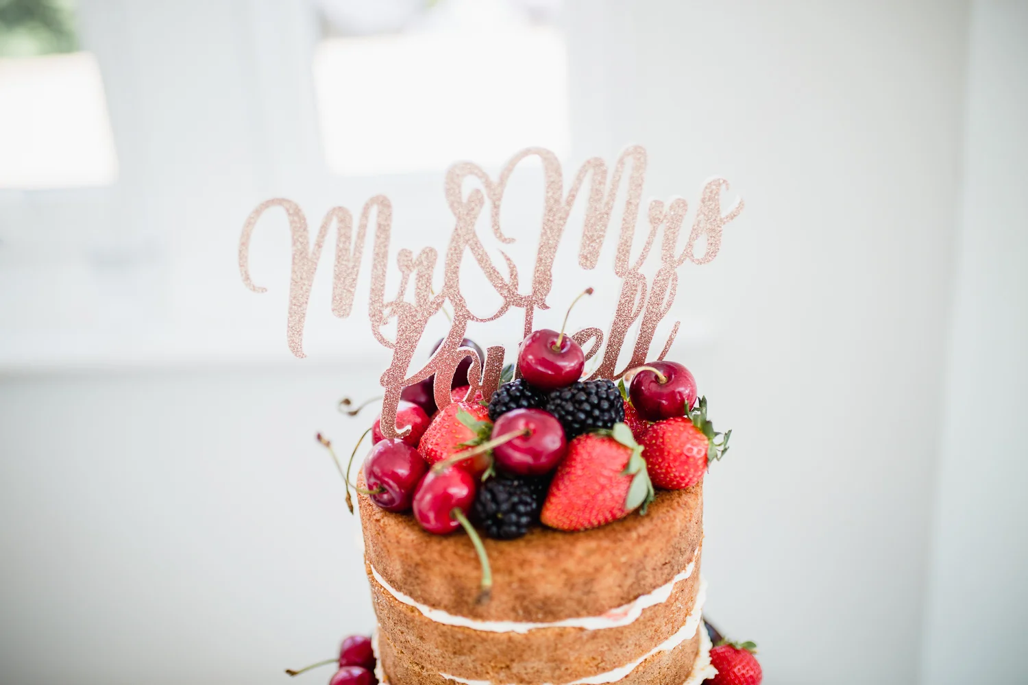 Rockbeare_Manor_Wedding_Photographer_Natural-30.jpg