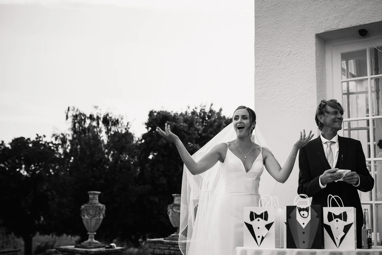 Rockbeare_Manor_Wedding_Photographer_Natural-48.jpg
