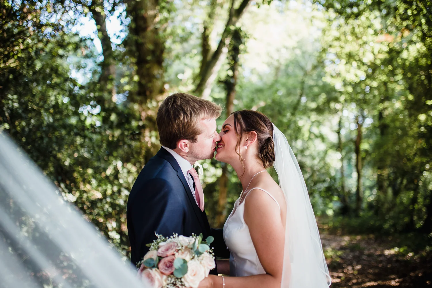 Rockbeare_Manor_Wedding_Photographer_Natural-60.jpg