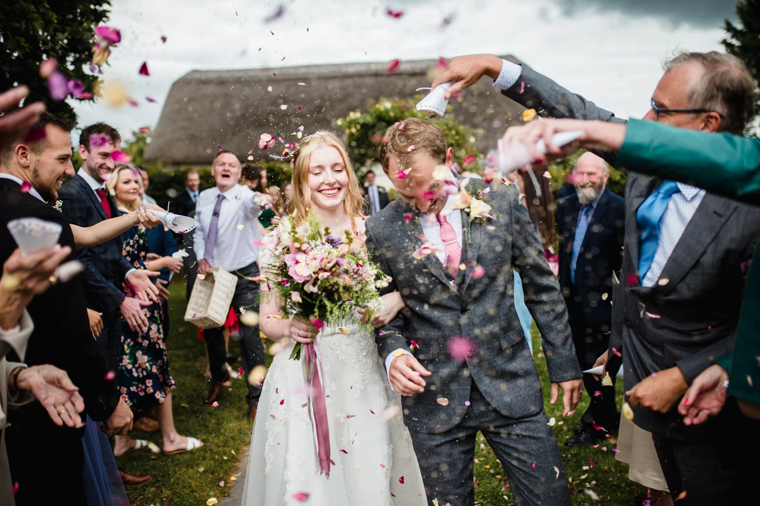 THE_OAK_BARN_DEVON_WEDDING_PHOTOGRAPHER-29.jpg