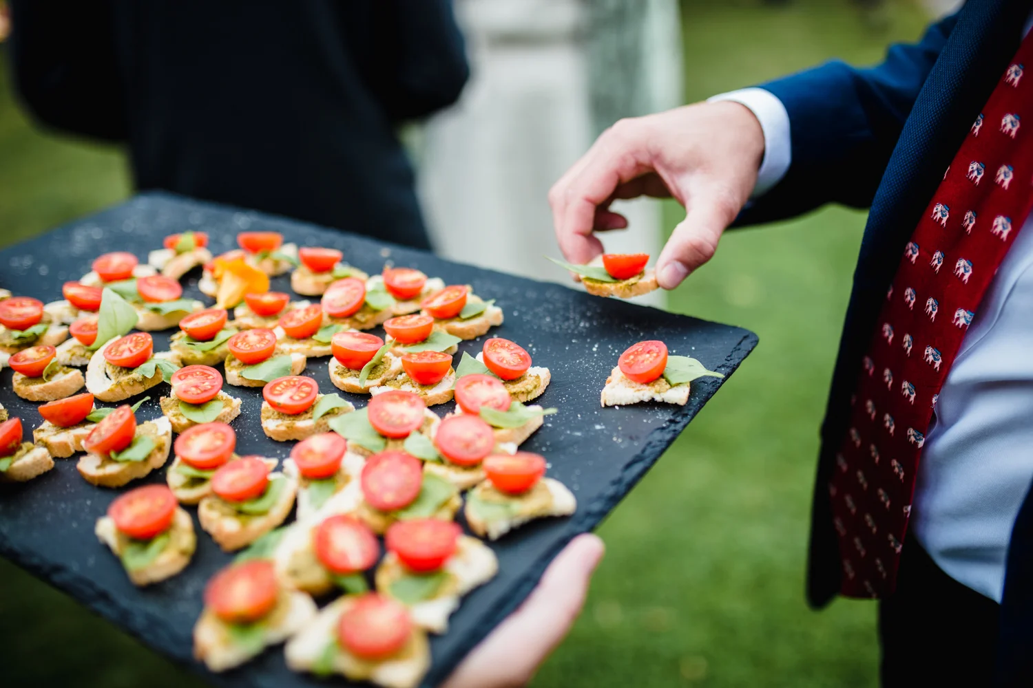 THE_OAK_BARN_DEVON_WEDDING_PHOTOGRAPHER-36.jpg