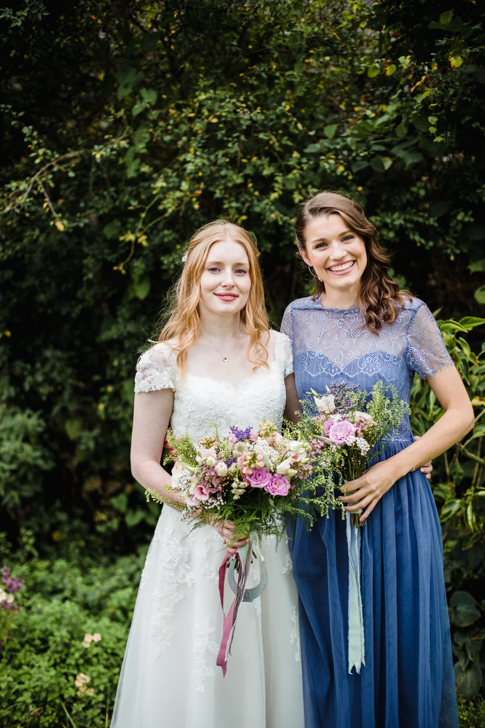 THE_OAK_BARN_DEVON_WEDDING_PHOTOGRAPHER-44.jpg