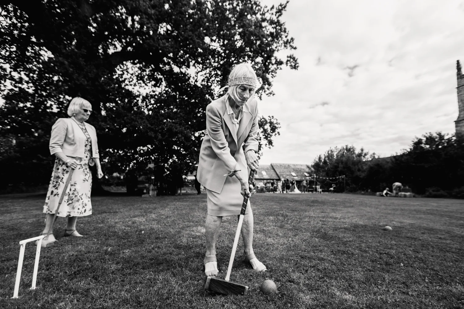 THE_OAK_BARN_DEVON_WEDDING_PHOTOGRAPHER-47.jpg