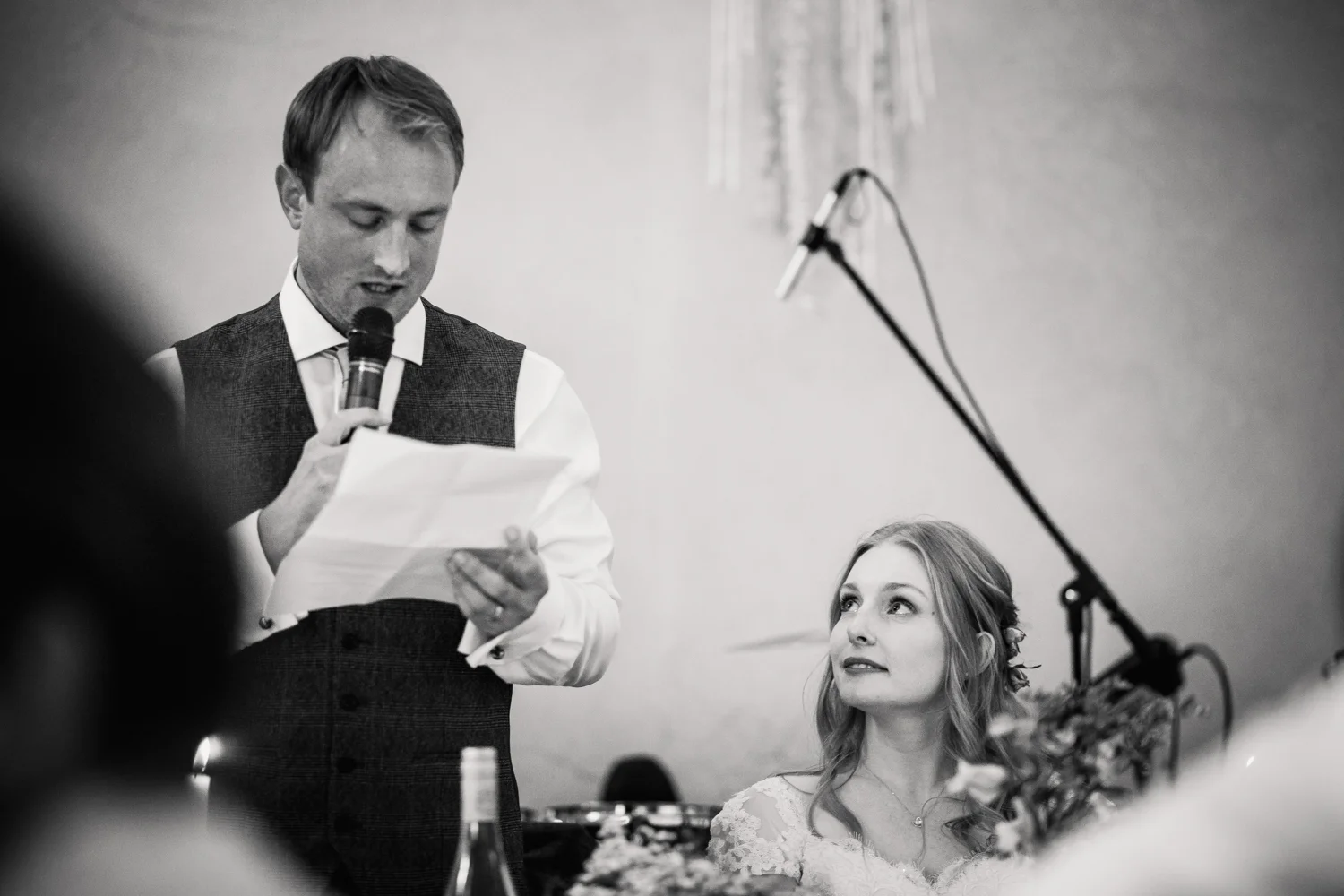 THE_OAK_BARN_DEVON_WEDDING_PHOTOGRAPHER-61.jpg