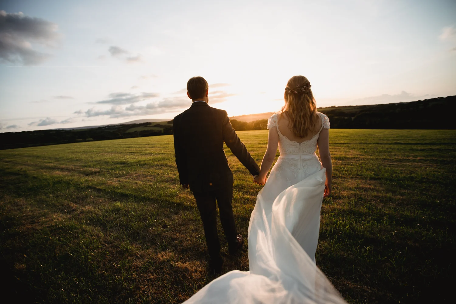 THE_OAK_BARN_DEVON_WEDDING_PHOTOGRAPHER-63.jpg