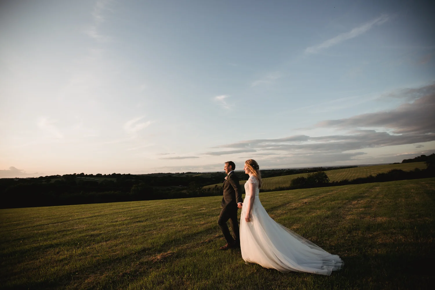 THE_OAK_BARN_DEVON_WEDDING_PHOTOGRAPHER-65.jpg