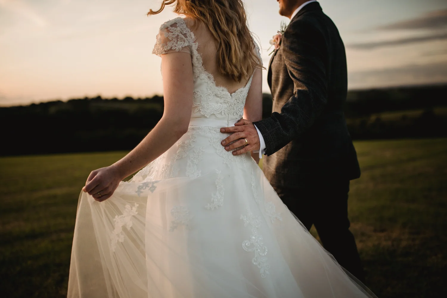 THE_OAK_BARN_DEVON_WEDDING_PHOTOGRAPHER-68.jpg