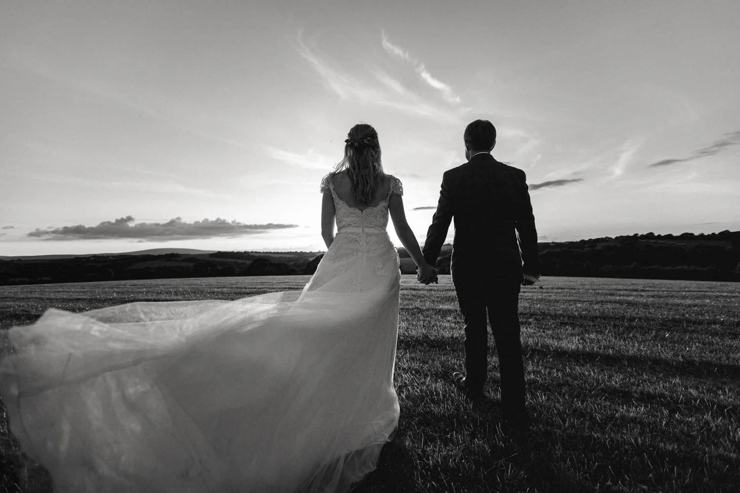 THE_OAK_BARN_DEVON_WEDDING_PHOTOGRAPHER-75.jpg