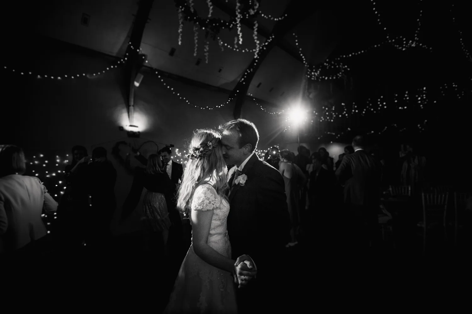 THE_OAK_BARN_DEVON_WEDDING_PHOTOGRAPHER-78.jpg