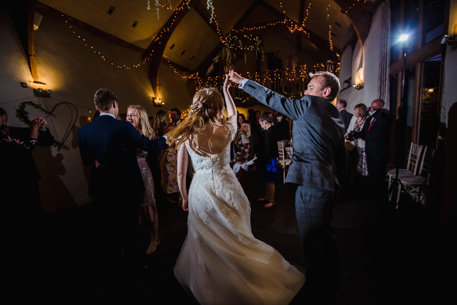 THE_OAK_BARN_DEVON_WEDDING_PHOTOGRAPHER-79.jpg