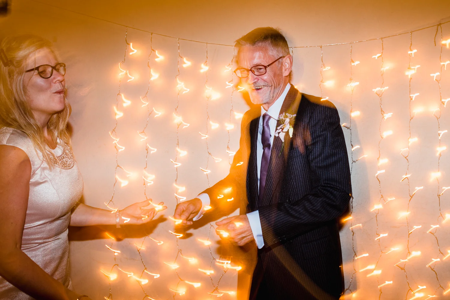 THE_OAK_BARN_DEVON_WEDDING_PHOTOGRAPHER-83.jpg