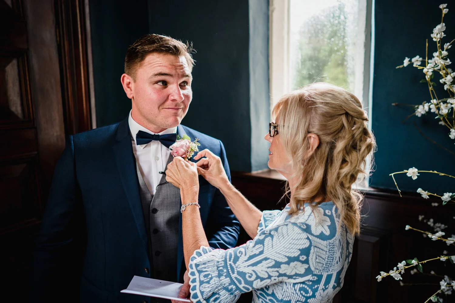 TAWSTOCK_COURT_WEDDING-25.jpg