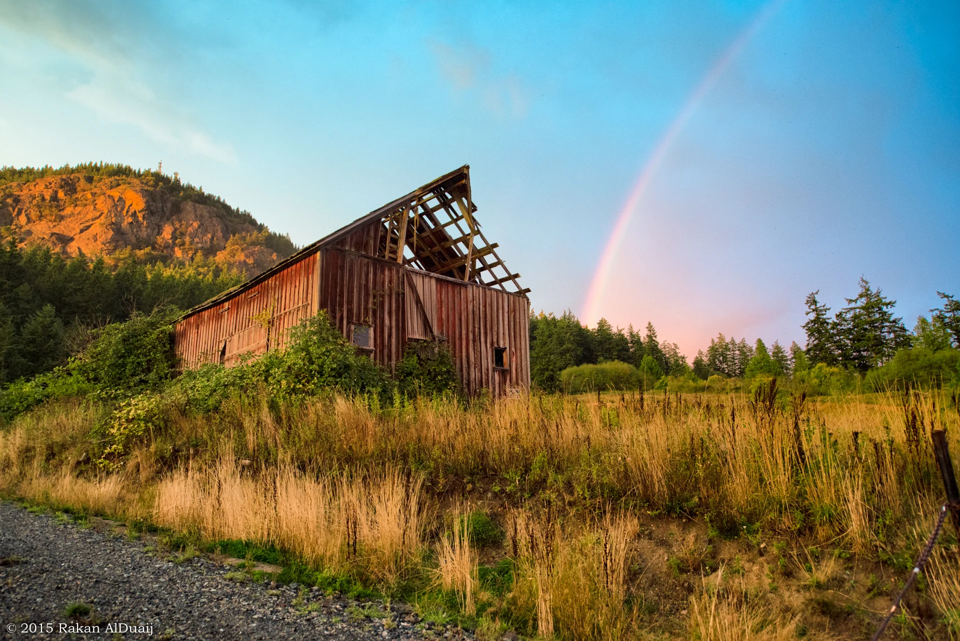 Barn_halfrainbow.jpg