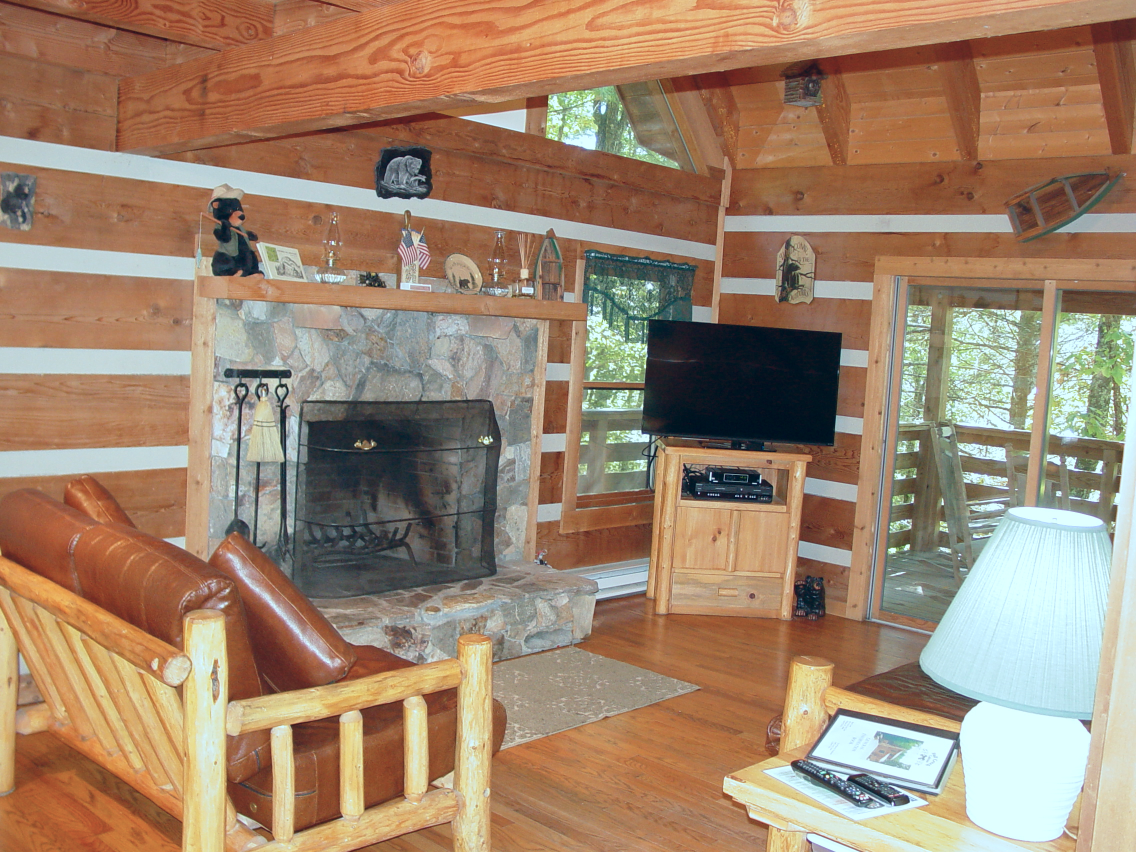  Hand-hewn cedar log cabins