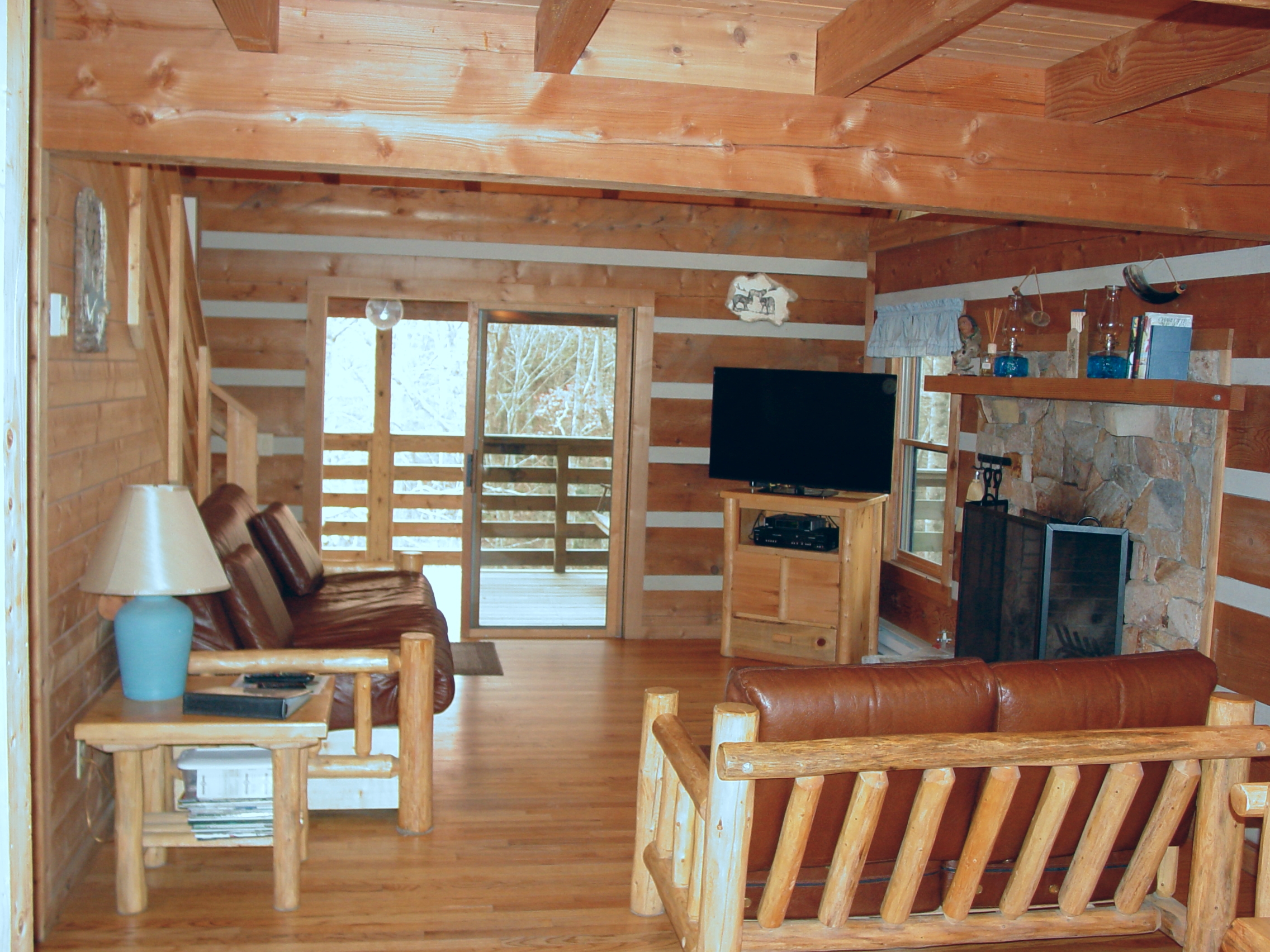  Hand-hewn cedar log cabins