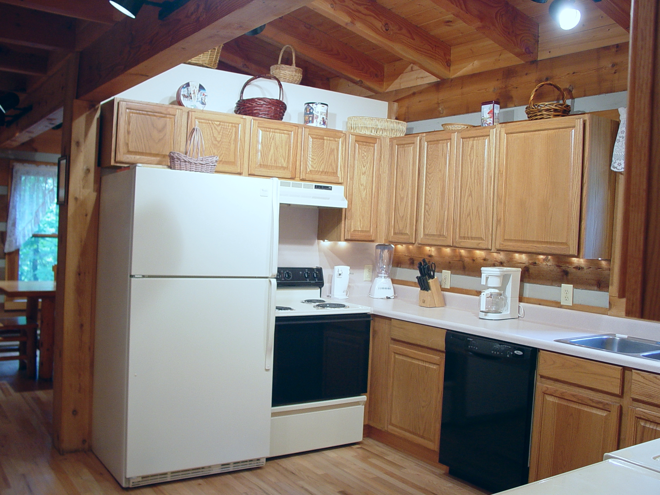 P_C_ Kitchen_09.23.05_021.jpg