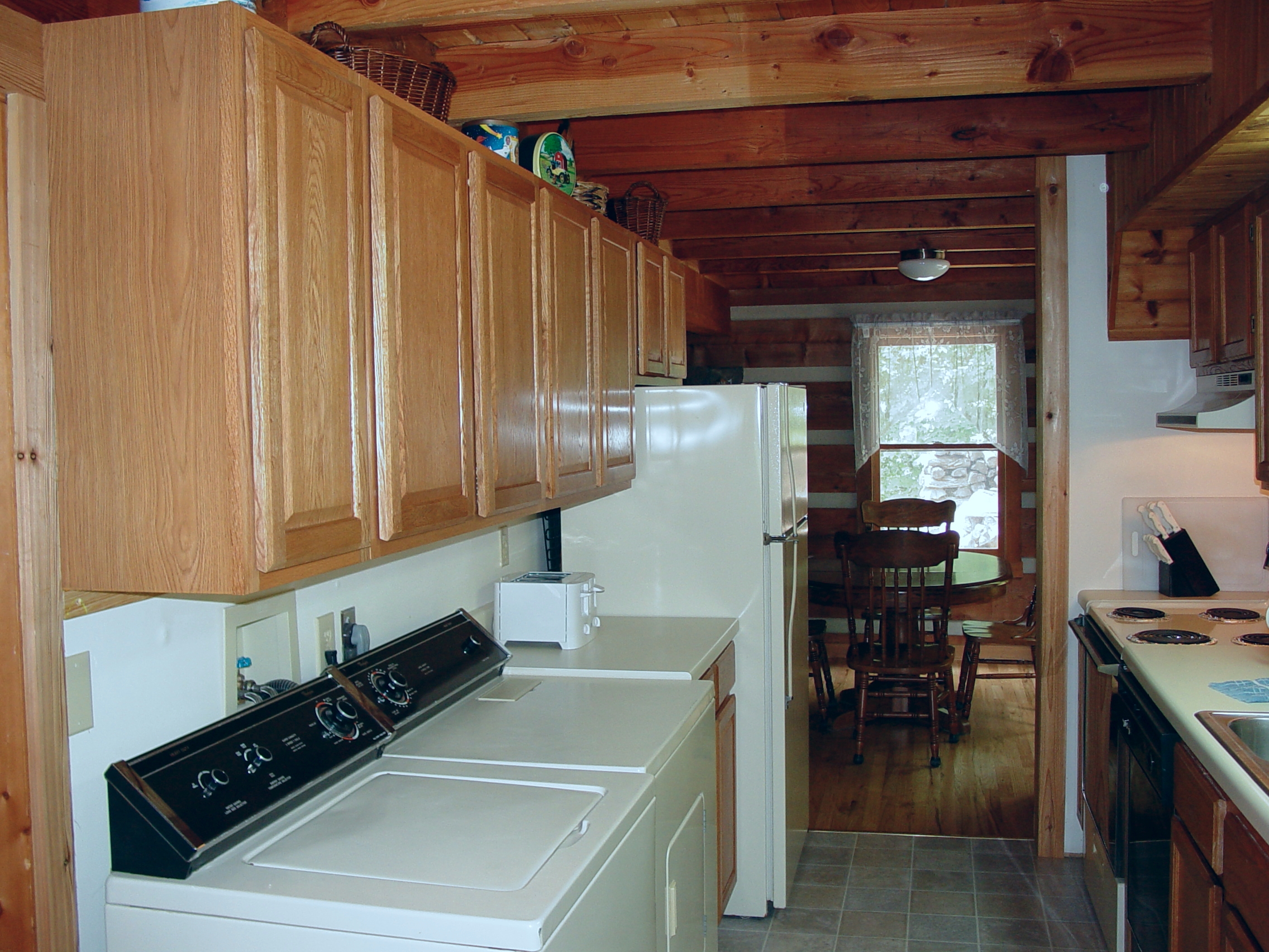 B_H_ Kitchen_08.14.05_036.jpg