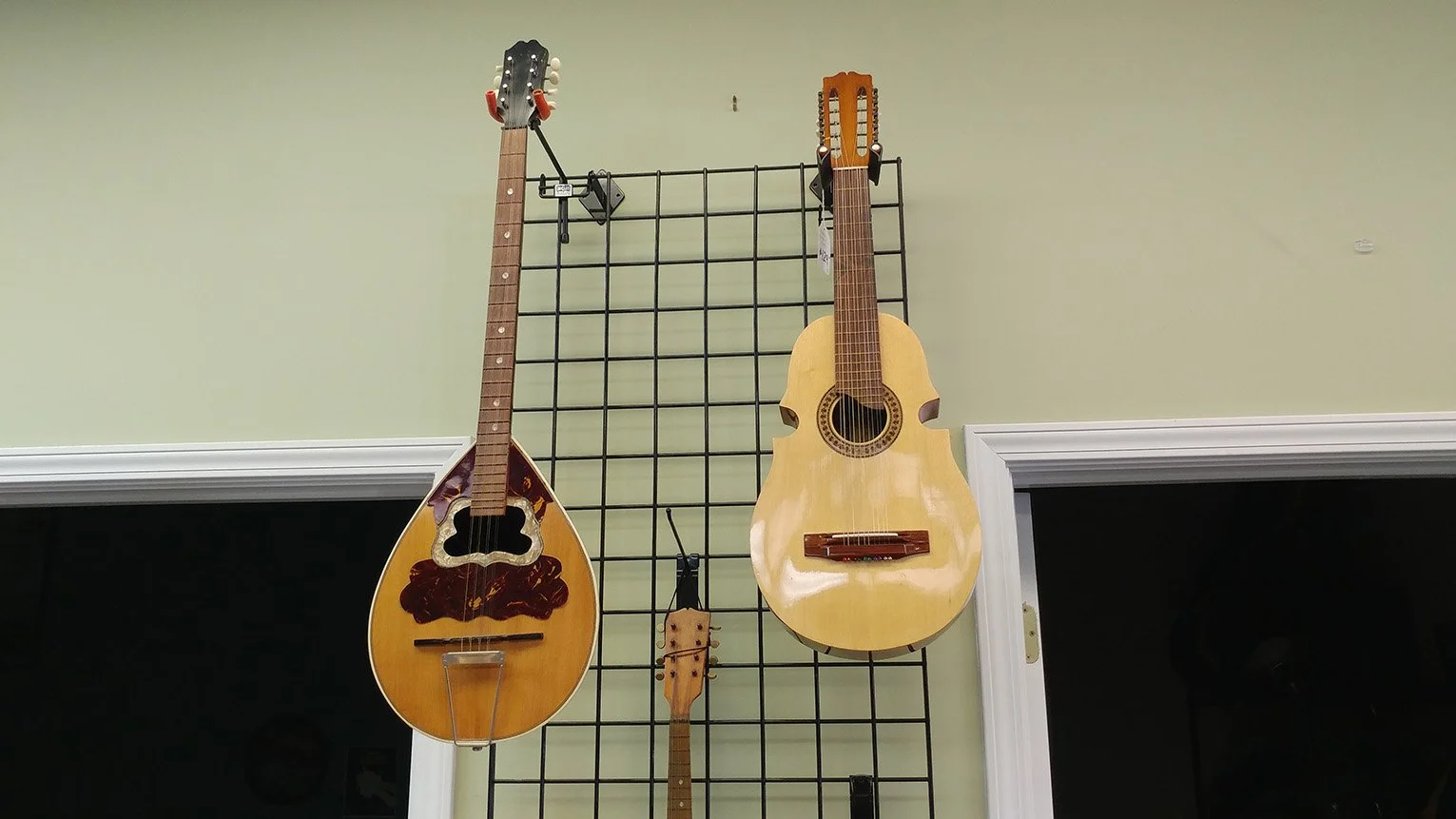 Guitar Consignment — Consolidated Music of Barrington