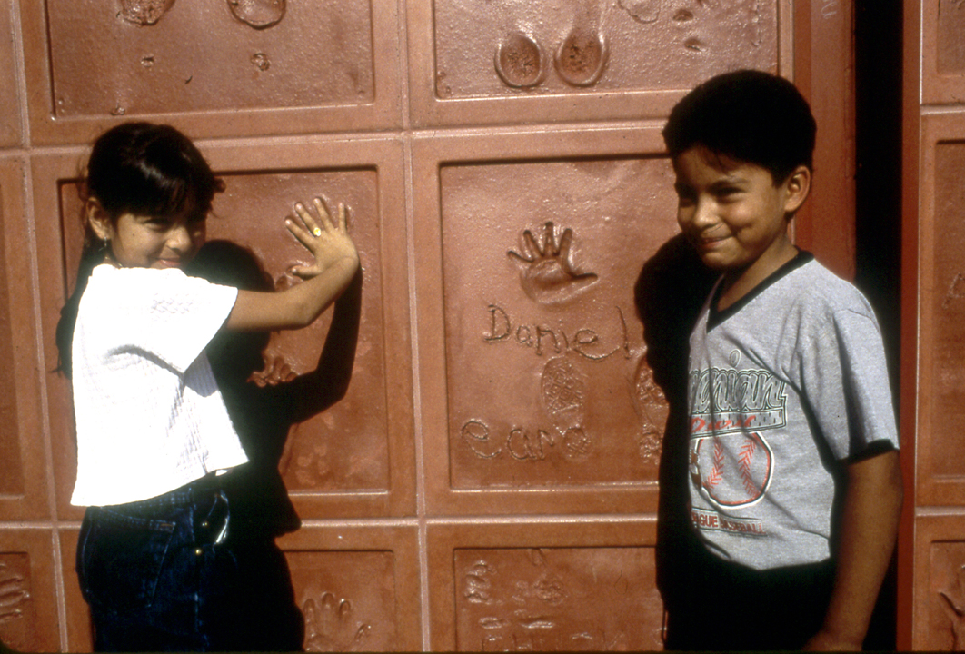 The Wall Of (Un)Fame, 1995 kids with finished panels