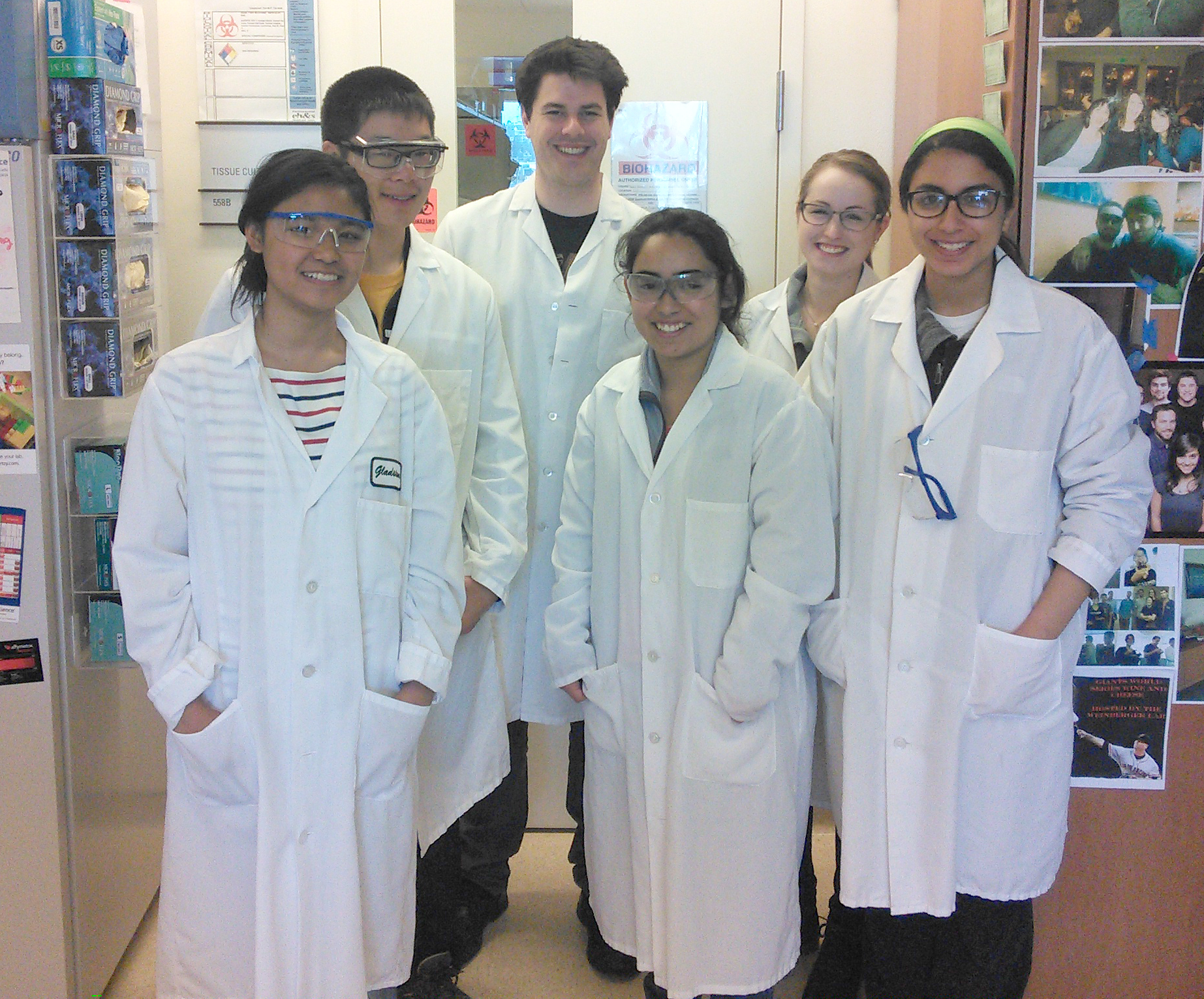  Jon and Victoria with Gladstone's 2015 Diversity Interns after an afternoon learning sterile techniques! 