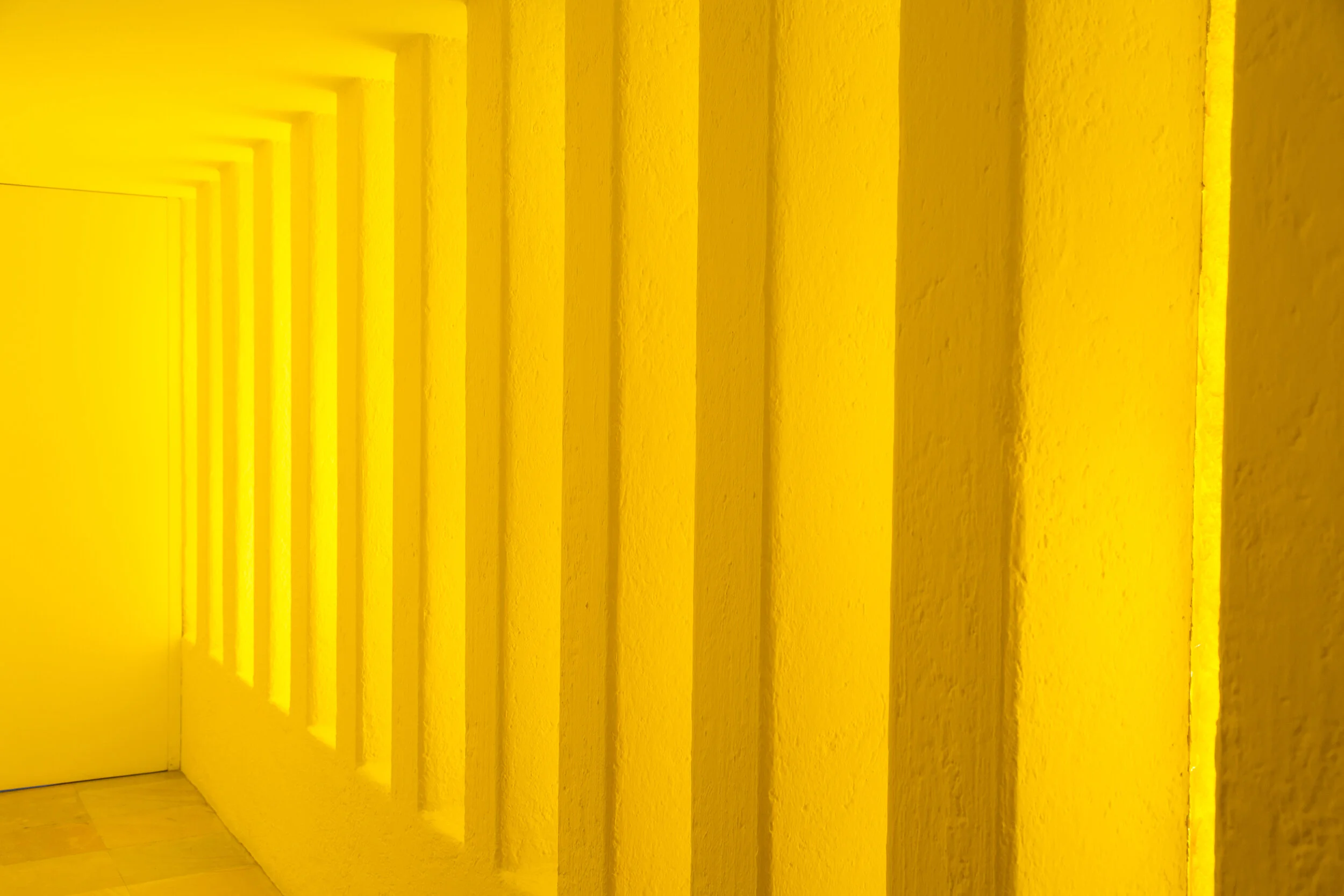 casagilardiyellowroom.jpg
