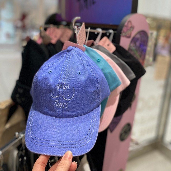 ☀️ Sun's out ☀️⁠
⁠
New hat colours 💙 🩵 🩷 Which Colour will you choose?!⁠
⁠
#hats #beach #colour #summertime #yvr #ocean⁠
#happymothersday #accessories #retailtherapy #ootd ⁠
#womensfashion #shopsmall #buylocal