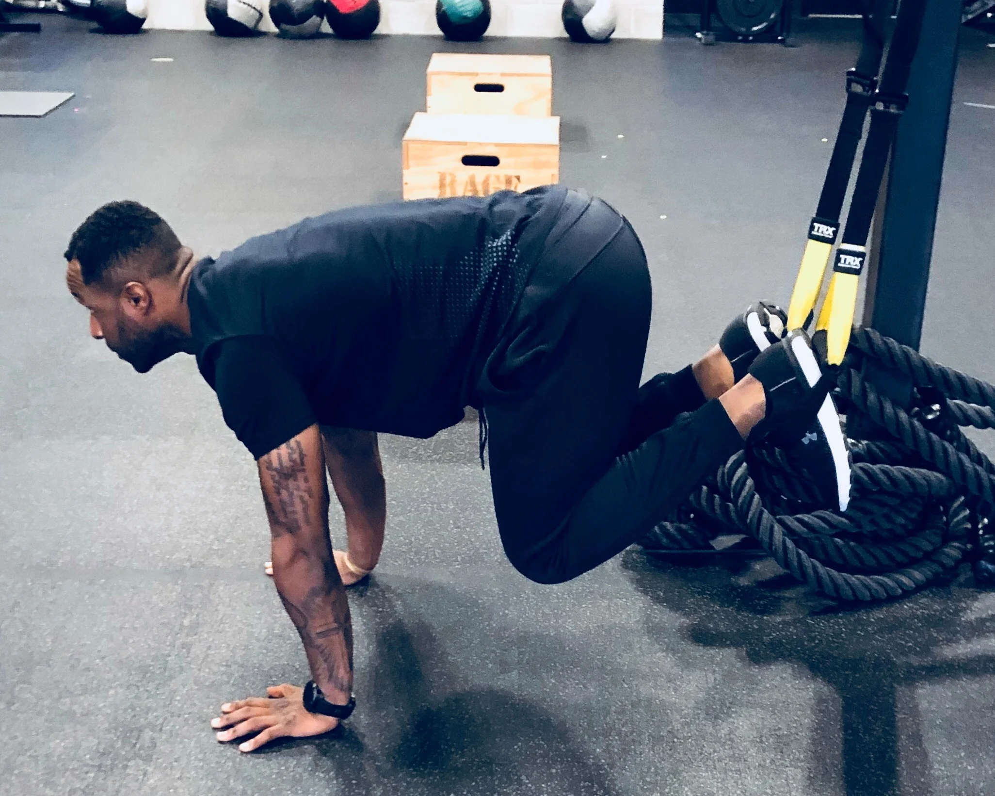 Double Knee Crunch