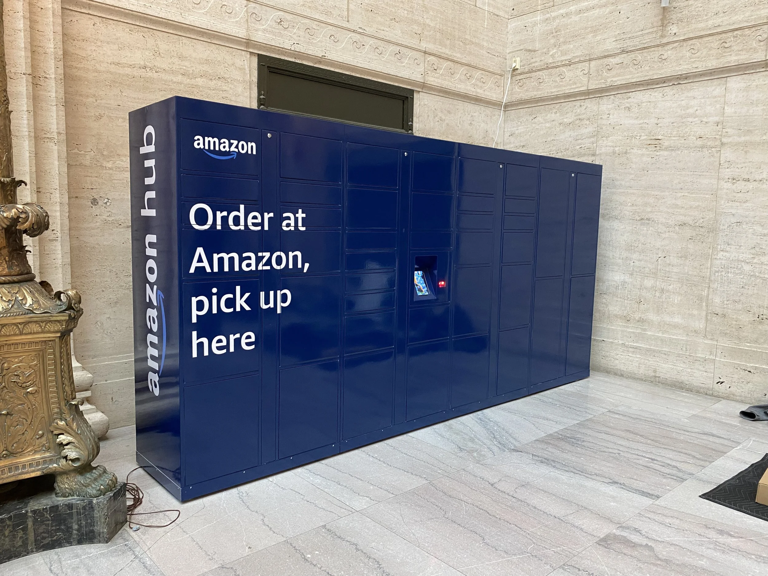 AmazonLockers.jpg