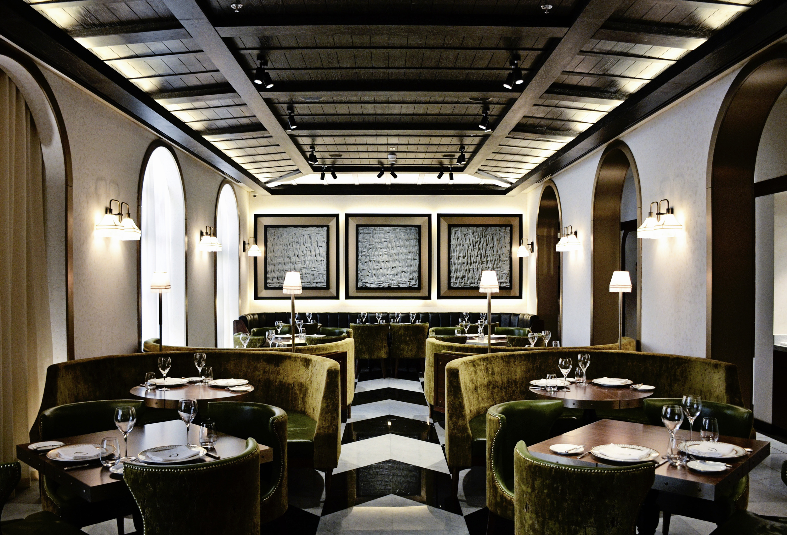 An Olive's Restaurant Interior