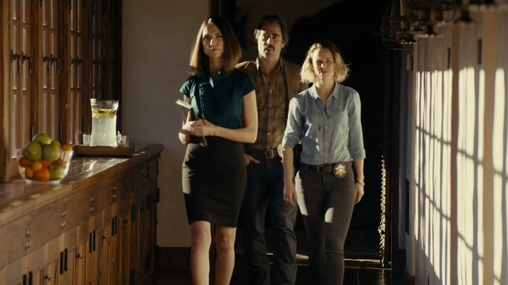 Shout out to the girl on the left for having the fiercest walk I've ever seen on HBO