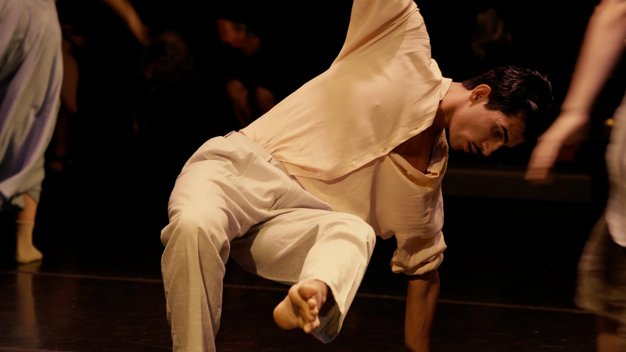 B11_DDI Full Performance (Joe) .01_06_08_16.Still173.JPEG