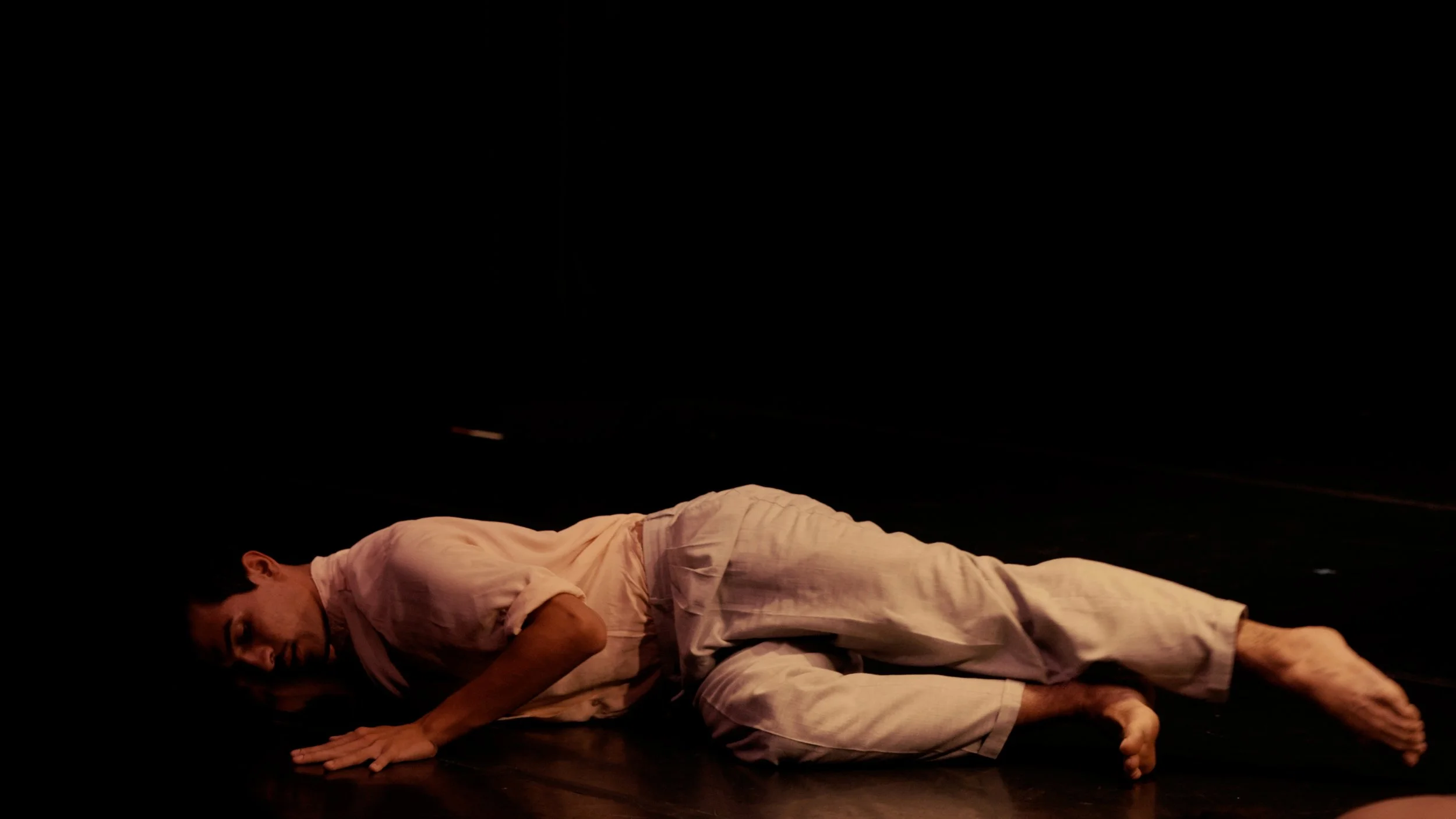 B11_DDI Full Performance (Joe) .01_09_40_02.Still180.JPEG