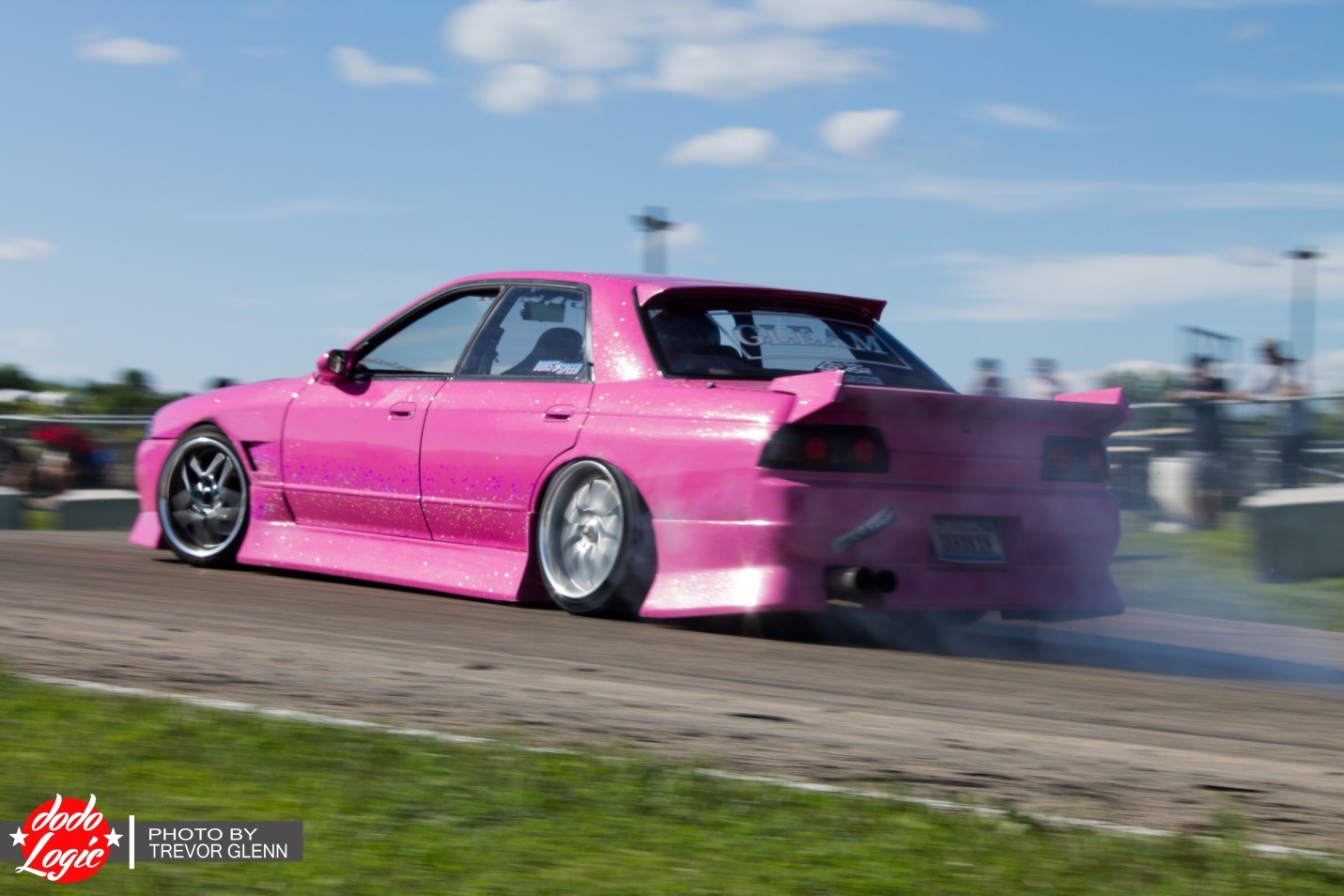 Mike Hahnen’s R32 is another one of those cars that is styled just right. I know everyone has seen a lot of it from me by now, but it’s not for no reason. Heavy flake, metallic pink on Blitz Tyrpe-03s, the car seems like something from the early 2000’s – again, pulled straight from Japan. This is sort of funny because Mike actually picked this car out and brought it back with him while he was working in Japan for GTR Garage.