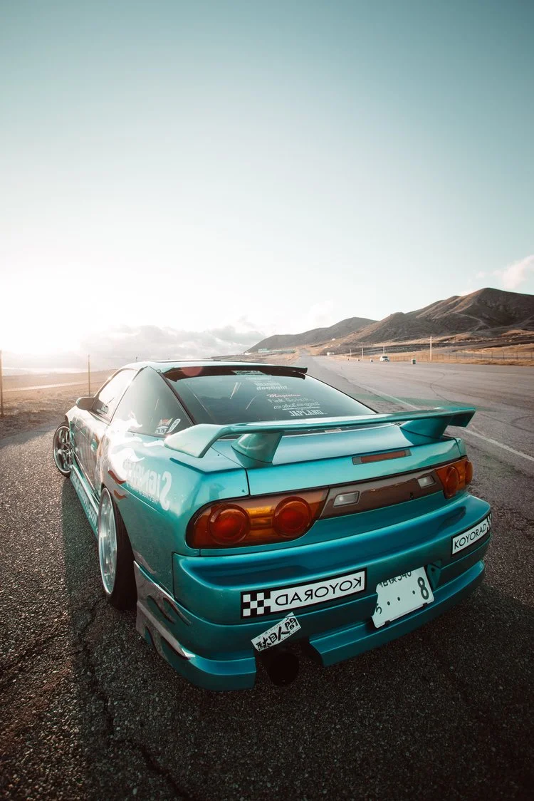 750w.jpg