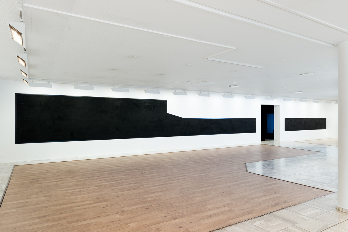   Black view from above , site-related wallpainting, installation view Sandefjord Kunstforening 